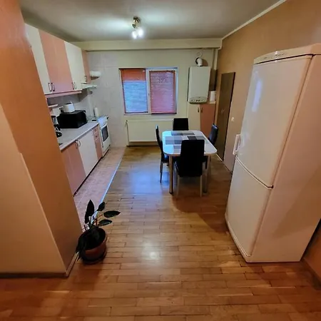Apartament Cu Parcare Privata *